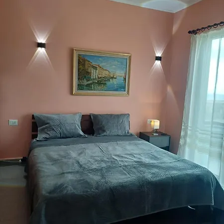 Frederik Qerret Apartment *