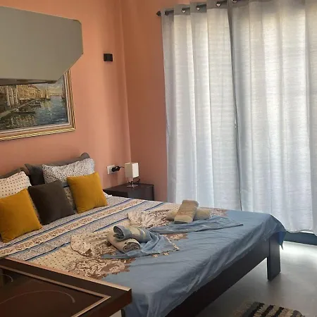 Frederik Qerret Apartamento Golem (Tirana)